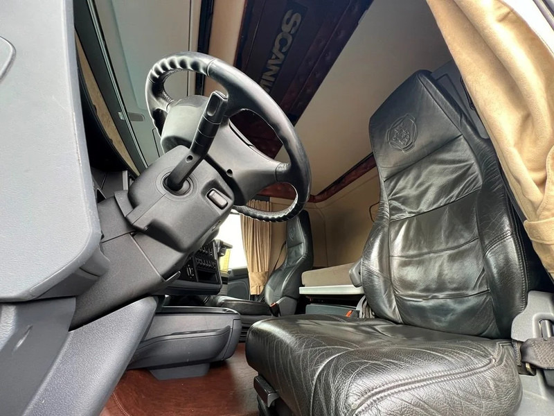 Тягач Scania T520 V8 Speciel interior. Air / Air suspension. Opticruise / Retarder .PTO on Engine and gearbox.: фото 12