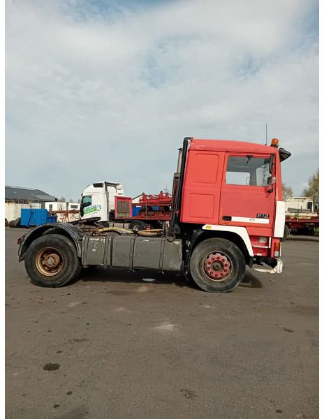 Тягач Volvo F12