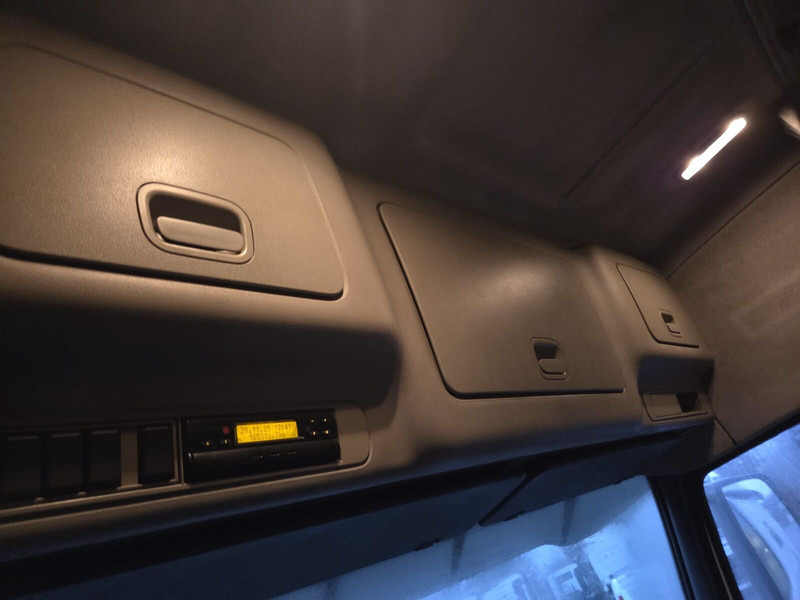 Тягач Volvo FH12 460 - Voith