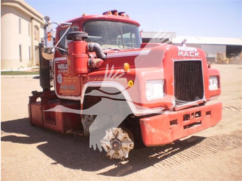  Cab MACK 2935 - Кабина