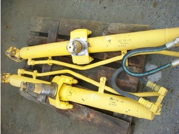 Komatsu (84) D 65 hydraulic jack / Hubzylinder - Запчасти