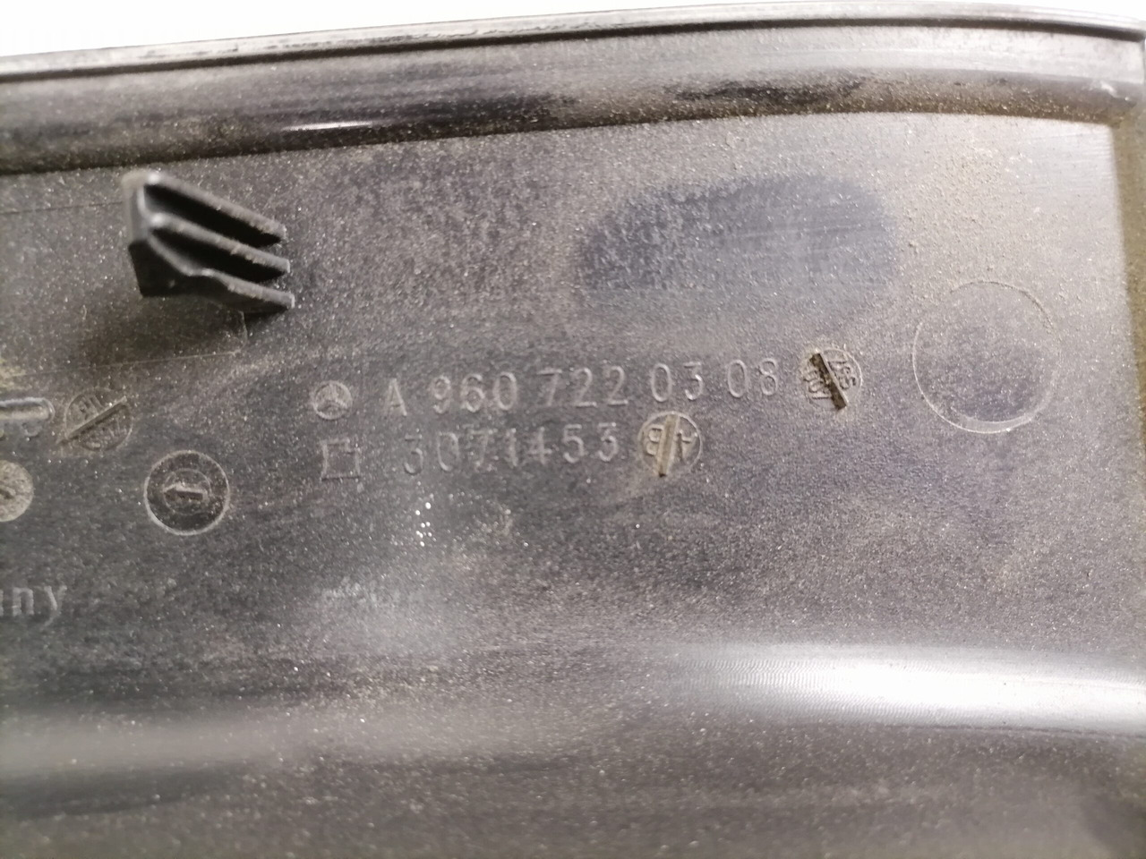 Универсальная запчасть для Грузовиков Mercedes-Benz Salongi plastik A9607220308: фото 4
