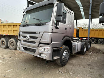 SINOTRUK Howo 380 Truck Head - Тягач: фото 1
