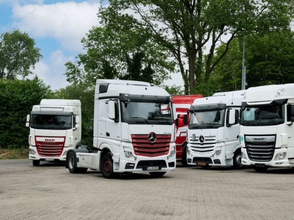 Hesselink Trucks B.V. - Сельскохозяйственная техника undefined: фото 2