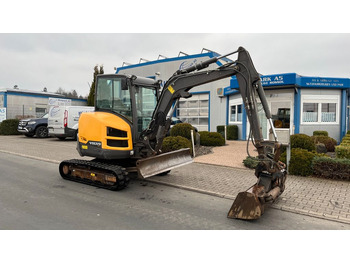 : фото в шапке страницы