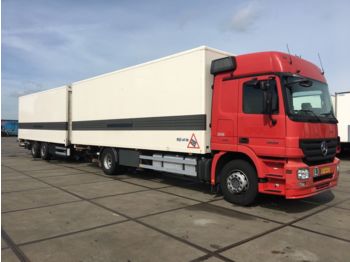 Грузовик с закрытым кузовом Mercedes-Benz ACTROS 1836 L + SAMRO / 2 BPW AXLES / DHOLLANDIA: фото 1