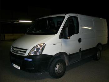 Фургон IVECO 29L12 8m3: фото 1 Фургон IVECO 29L12 8m3: фото 1