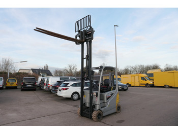 : фото в шапке страницы