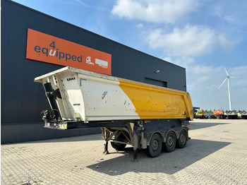 : фото в шапке страницы