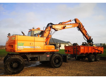 : фото в шапке страницы