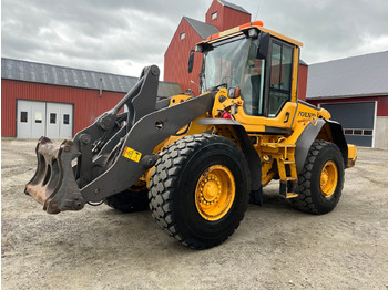 Колёсный погрузчик VOLVO L90F