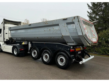 : фото в шапке страницы