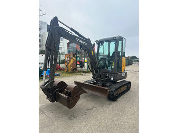 : фото в шапке страницы