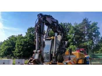 : фото в шапке страницы