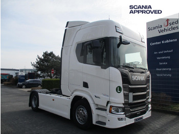 : фото в шапке страницы