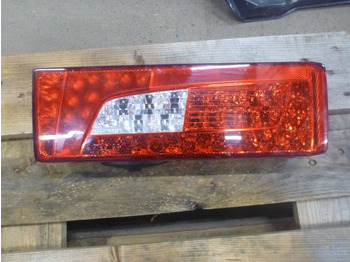 : фото в шапке страницы