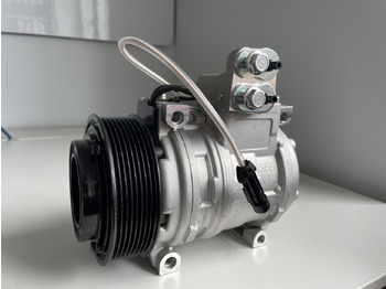 : фото в шапке страницы