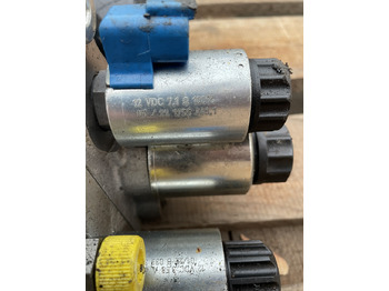 : фото в шапке страницы