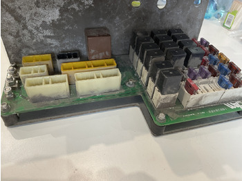 : фото в шапке страницы