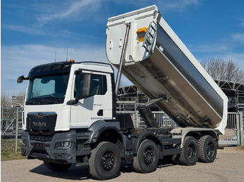 : фото в шапке страницы