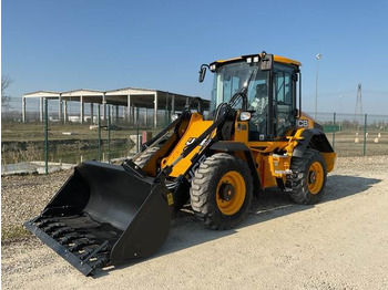 Колёсный погрузчик JCB 411