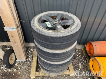 : фото в шапке страницы