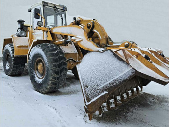 : фото в шапке страницы