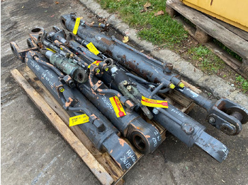 : фото в шапке страницы