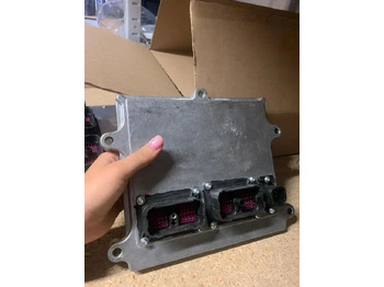 : фото в шапке страницы