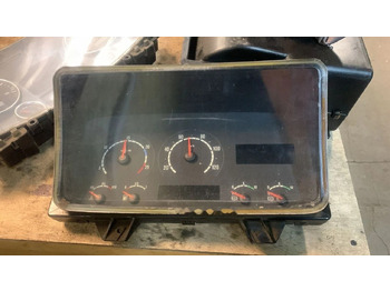 : фото в шапке страницы