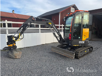 Grävmaskin Volvo ECR25D med släp в лизинг Grävmaskin Volvo ECR25D med släp: фото 1