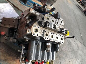 : фото в шапке страницы