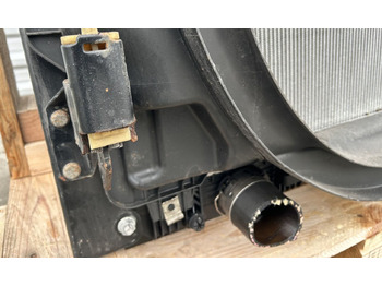 : фото в шапке страницы