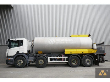 : фото в шапке страницы