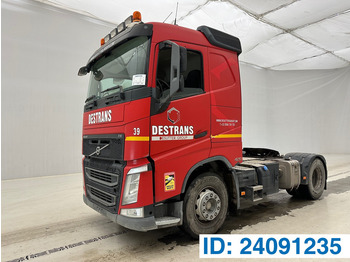 : фото в шапке страницы