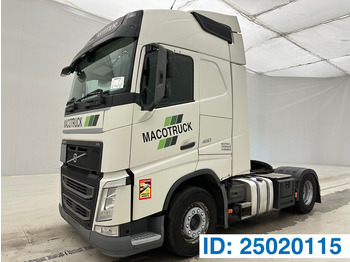 : фото в шапке страницы