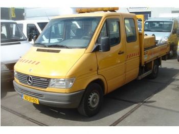 Малотоннажный бортовой грузовик, Грузопассажирский фургон Mercedes-Benz Sprinter 308d 308 D: фото 1 Малотоннажный бортовой грузовик, Грузопассажирский фургон Mercedes-Benz Sprinter 308d 308 D: фото 1