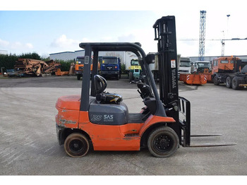 : фото в шапке страницы