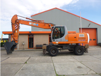 : фото в шапке страницы