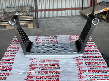 : фото в шапке страницы