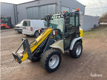 : фото в шапке страницы