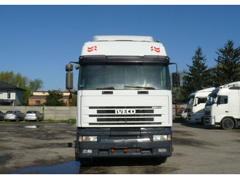 : фото в шапке страницы