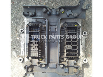 : фото в шапке страницы