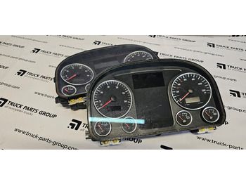 : фото в шапке страницы