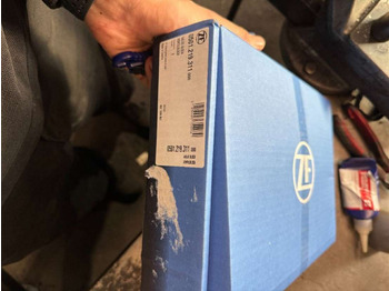 : фото в шапке страницы