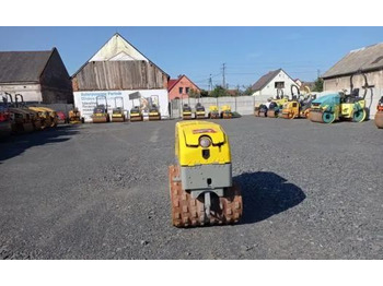 : фото в шапке страницы