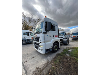 : фото в шапке страницы