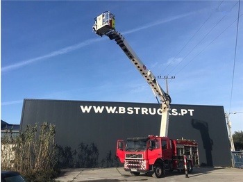 : фото в шапке страницы