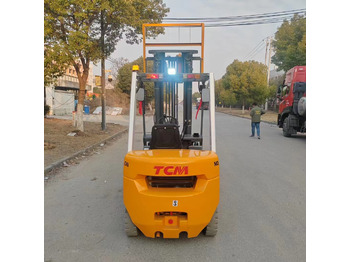 TCM FD30 diesel ISUZU engine forklift from Japan в лизинг TCM FD30 diesel ISUZU engine forklift from Japan: фото 2