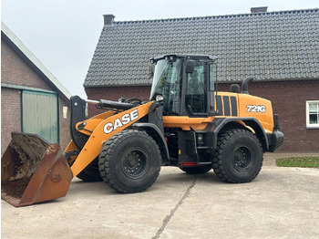 : фото в шапке страницы